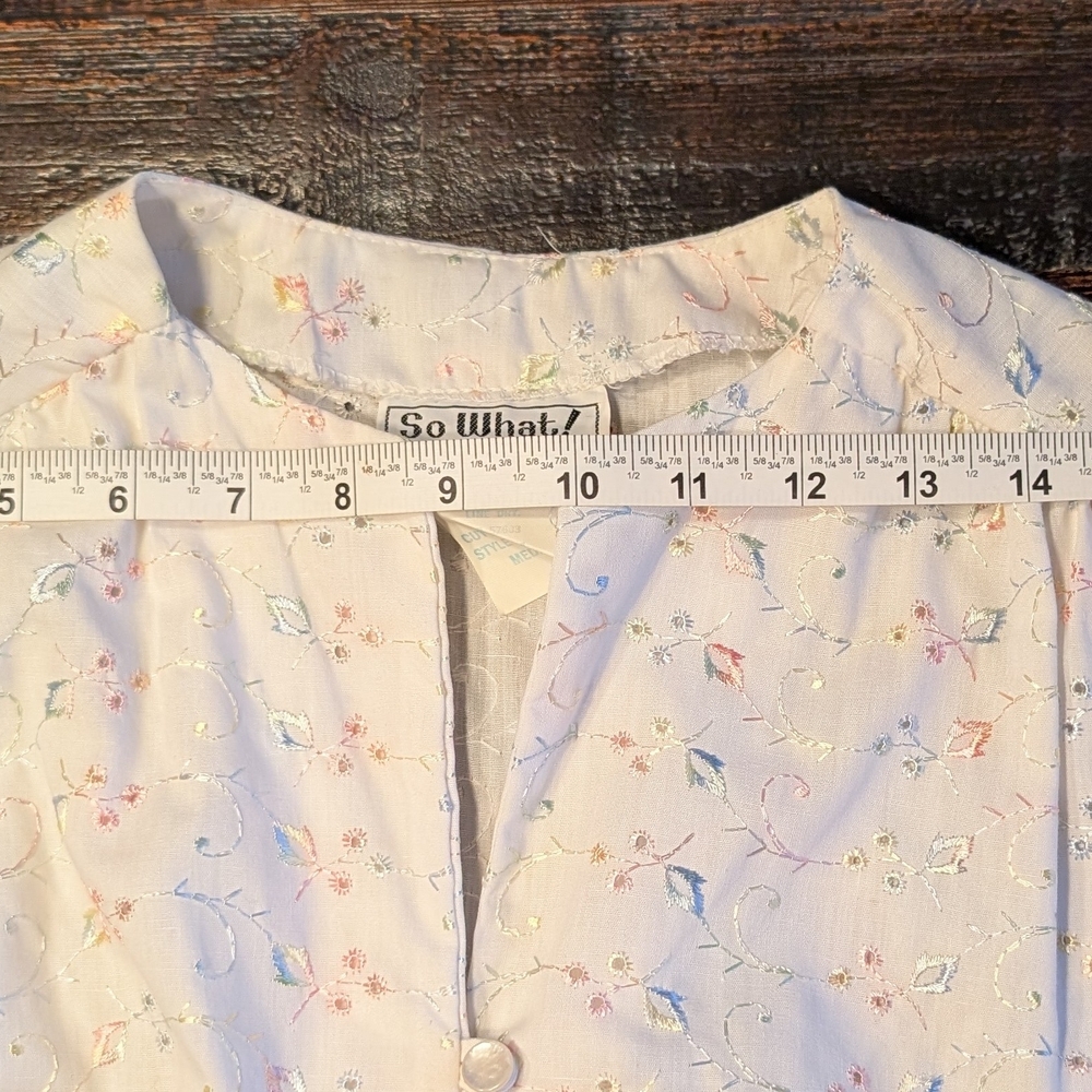 Women's Floral Button-Up Top - Picture 7 of 8